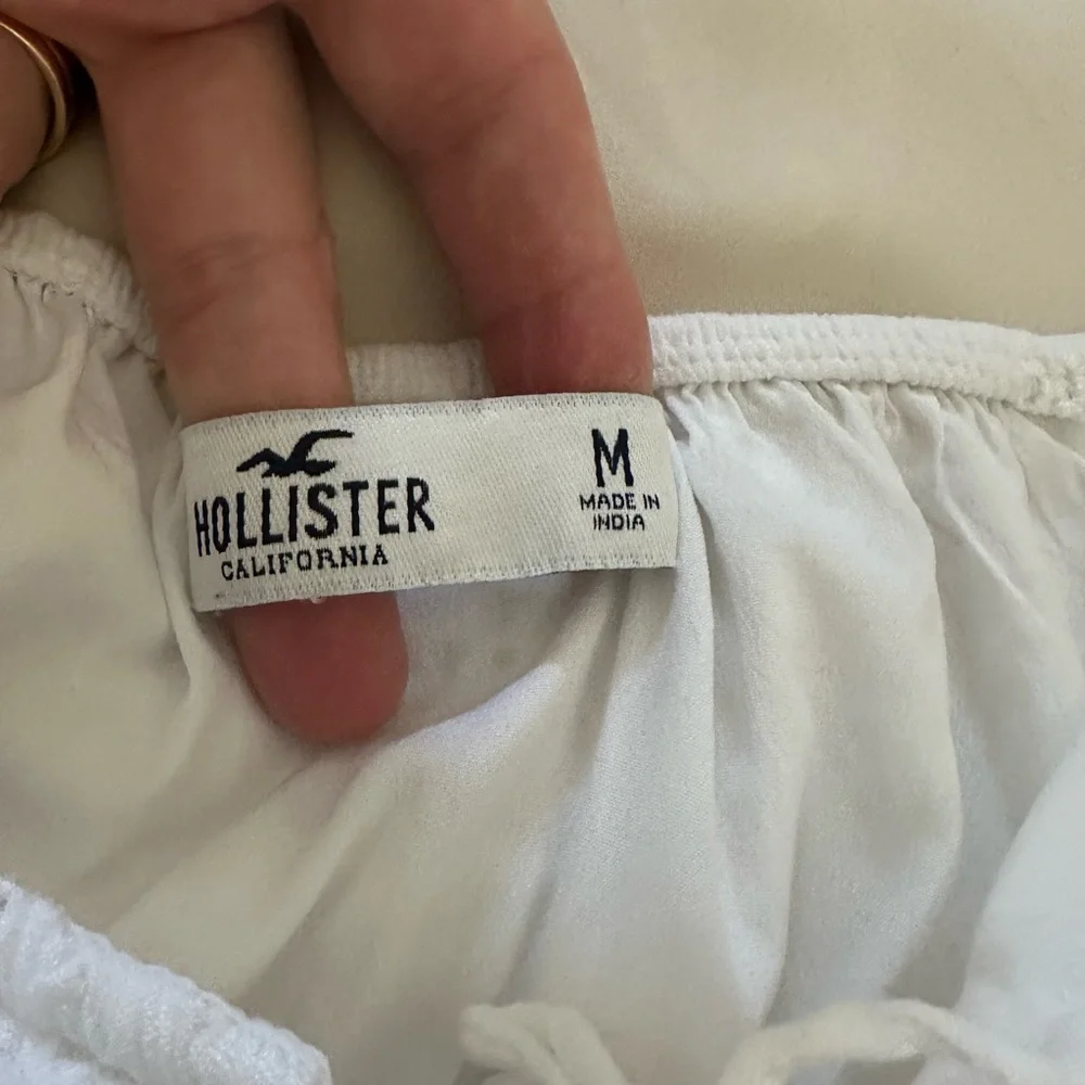 Hollister White eyelet detail Long Sleeve Crop Blouse Medium